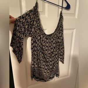 Off the shoulder Express shirt XL